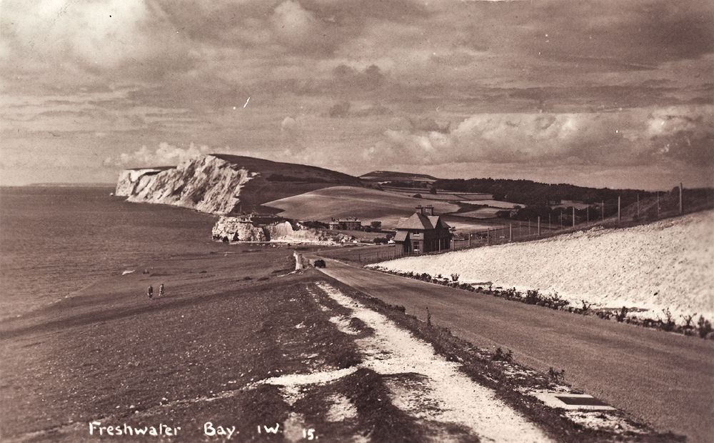 Freshwater Bay showing house